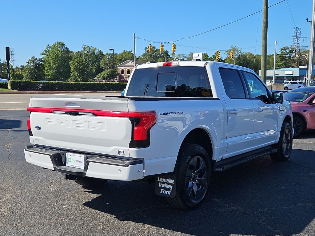 2023 Ford F-150 Lightning view 5