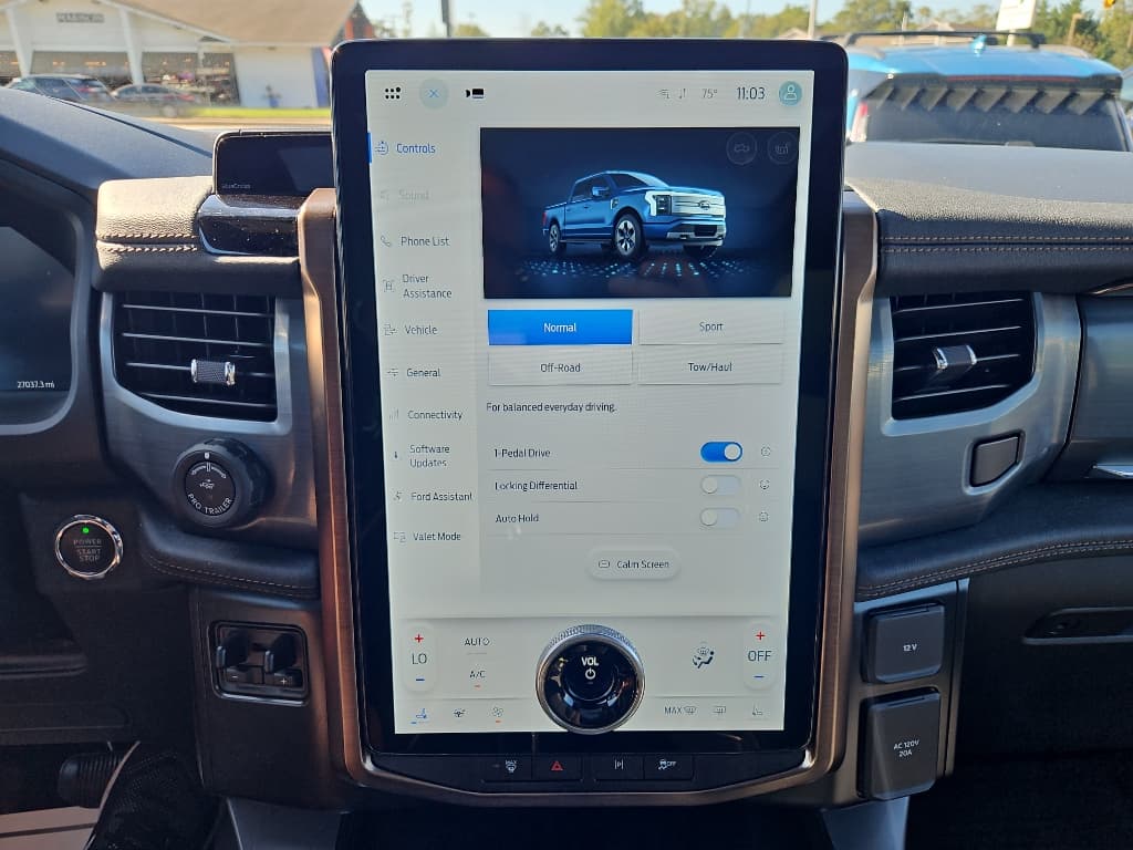 2023 Ford F-150 Lightning view 33