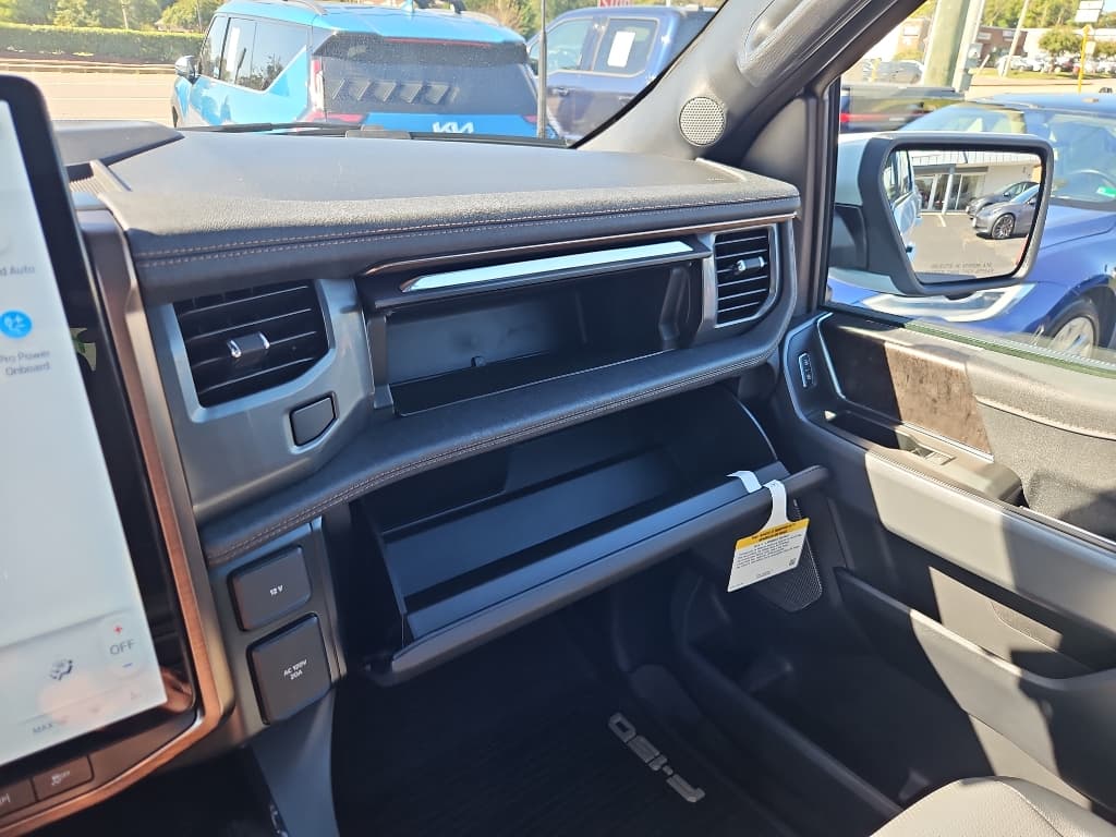 2023 Ford F-150 Lightning view 40