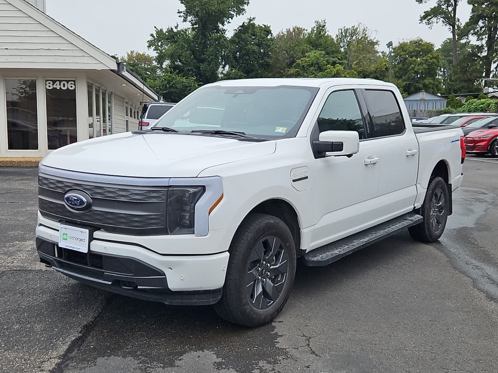 2023 Ford F-150 Lightning view 1