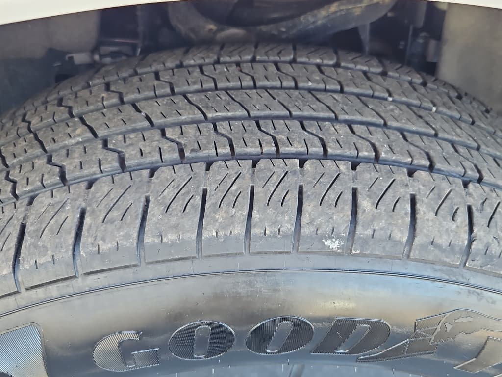 2023 Ford F-150 Lightning view 19