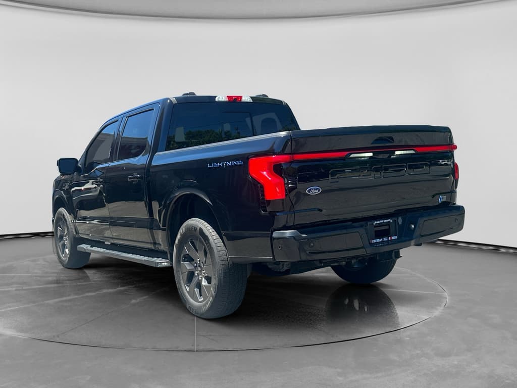 2023 Ford F-150 Lightning view 2