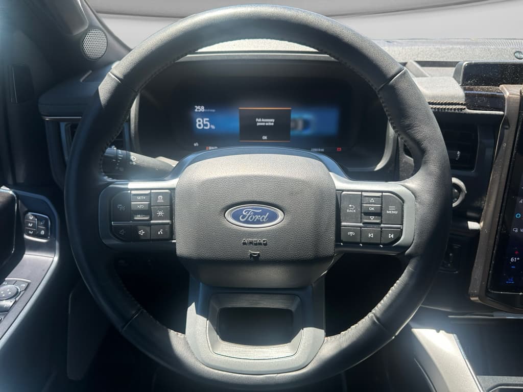 2023 Ford F-150 Lightning view 5