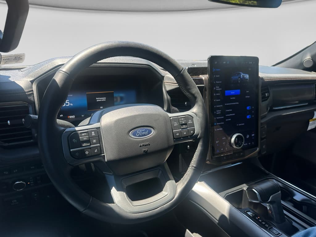 2023 Ford F-150 Lightning view 6