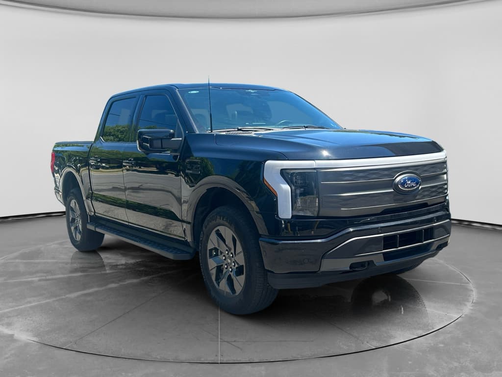 2023 Ford F-150 Lightning view 3