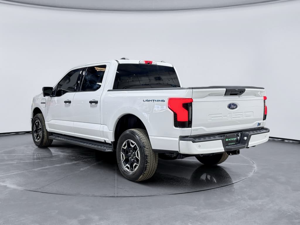 2023 Ford F-150 Lightning view 2