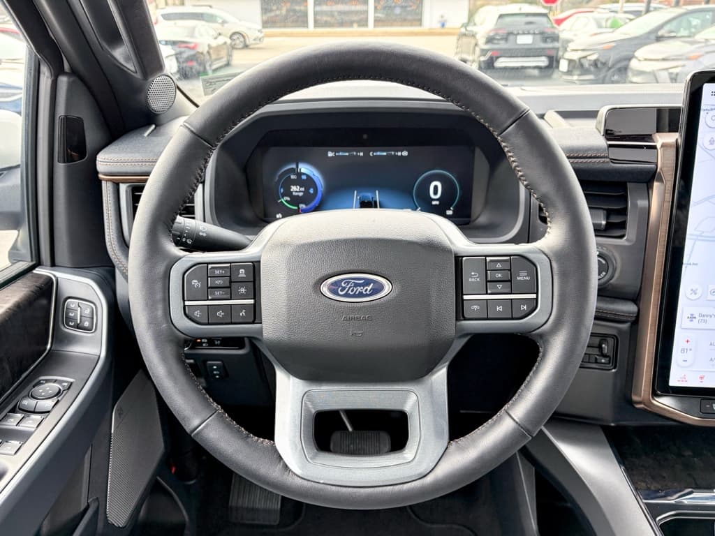 2023 Ford F-150 Lightning view 8