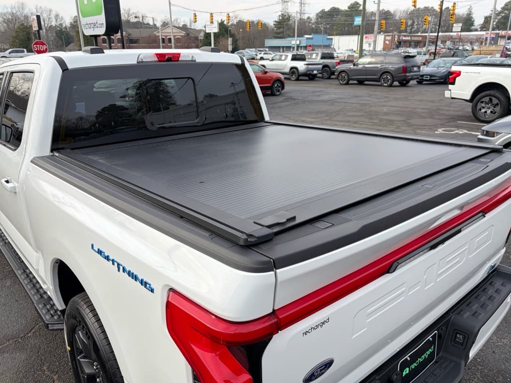 2023 Ford F-150 Lightning view 28