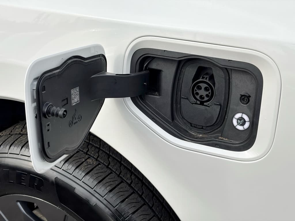 2023 Ford F-150 Lightning view 5