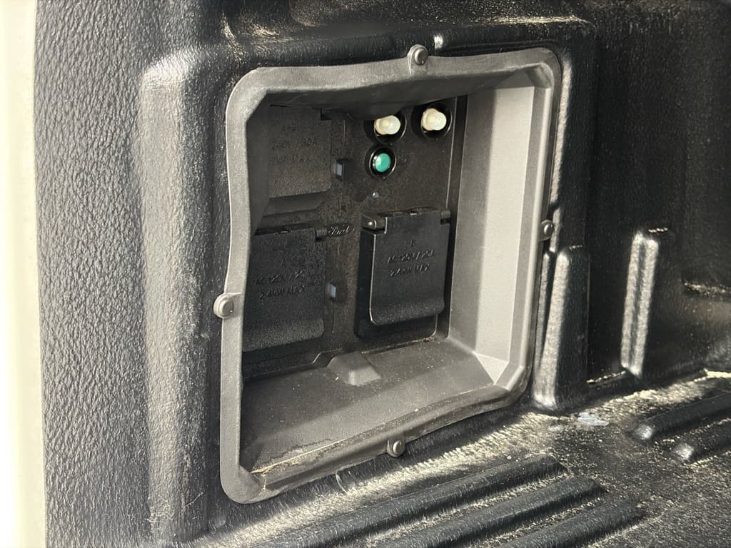 2023 Ford F-150 Lightning view 31