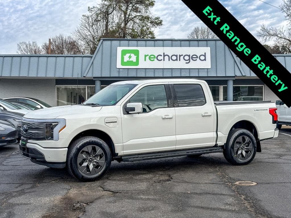 2023 Ford F-150 Lightning view 1