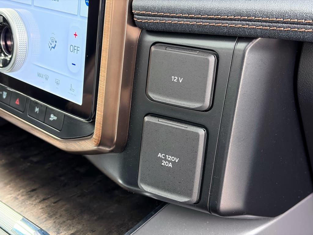 2023 Ford F-150 Lightning view 16