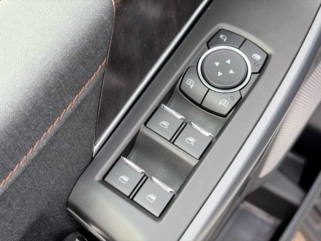 2023 Ford F-150 Lightning view 7