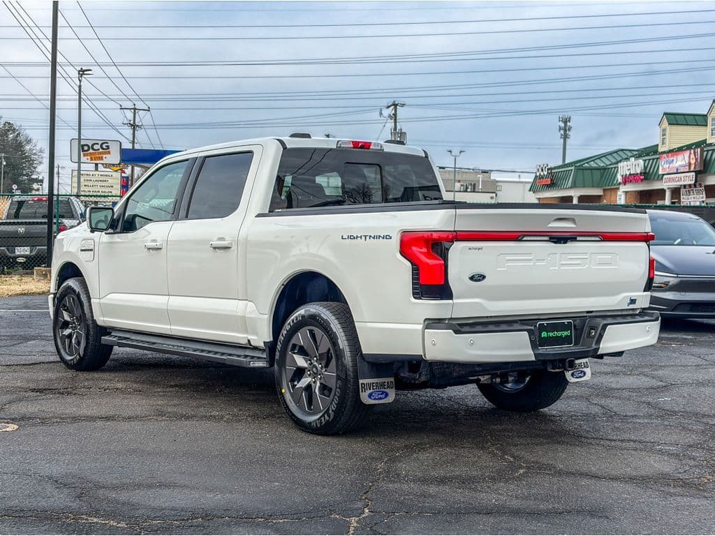 2023 Ford F-150 Lightning view 2