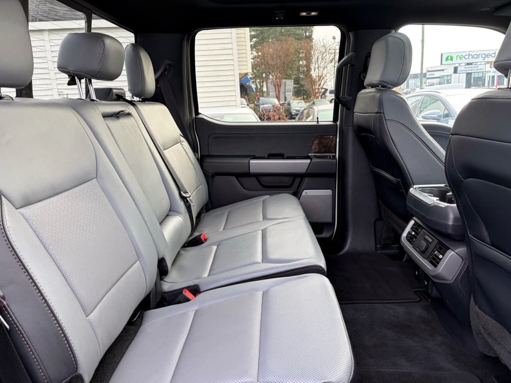 2023 Ford F-150 Lightning view 23