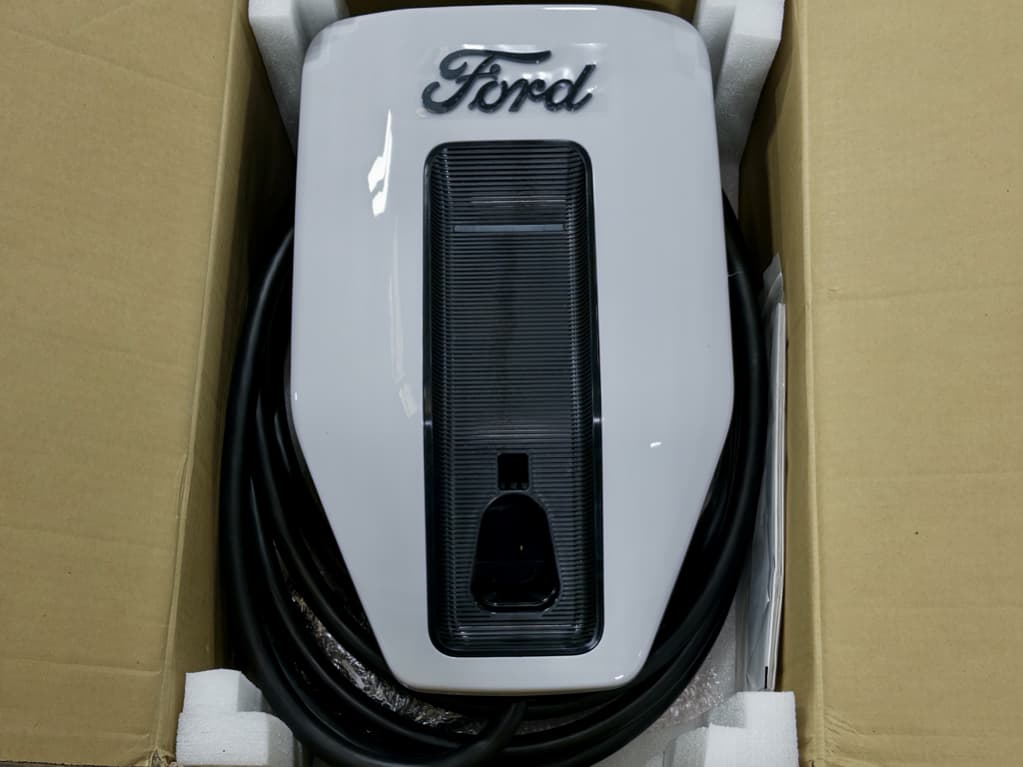 2023 Ford F-150 Lightning view 7