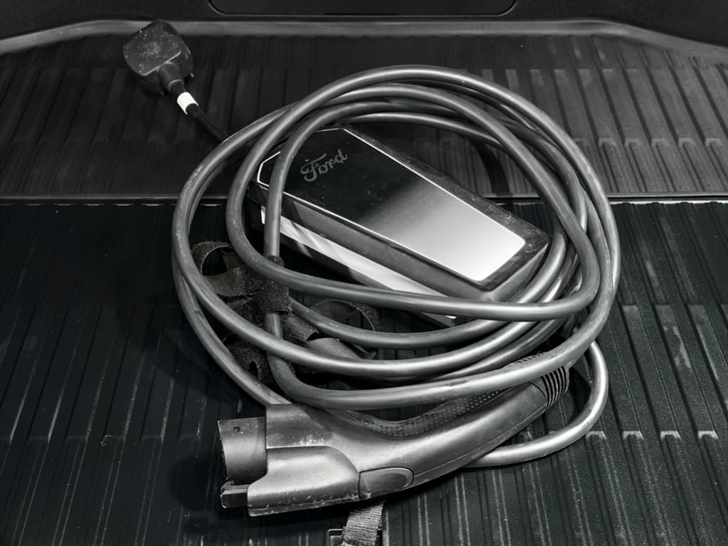2023 Ford F-150 Lightning view 6
