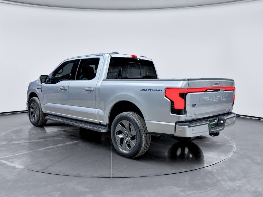 2023 Ford F-150 Lightning view 2