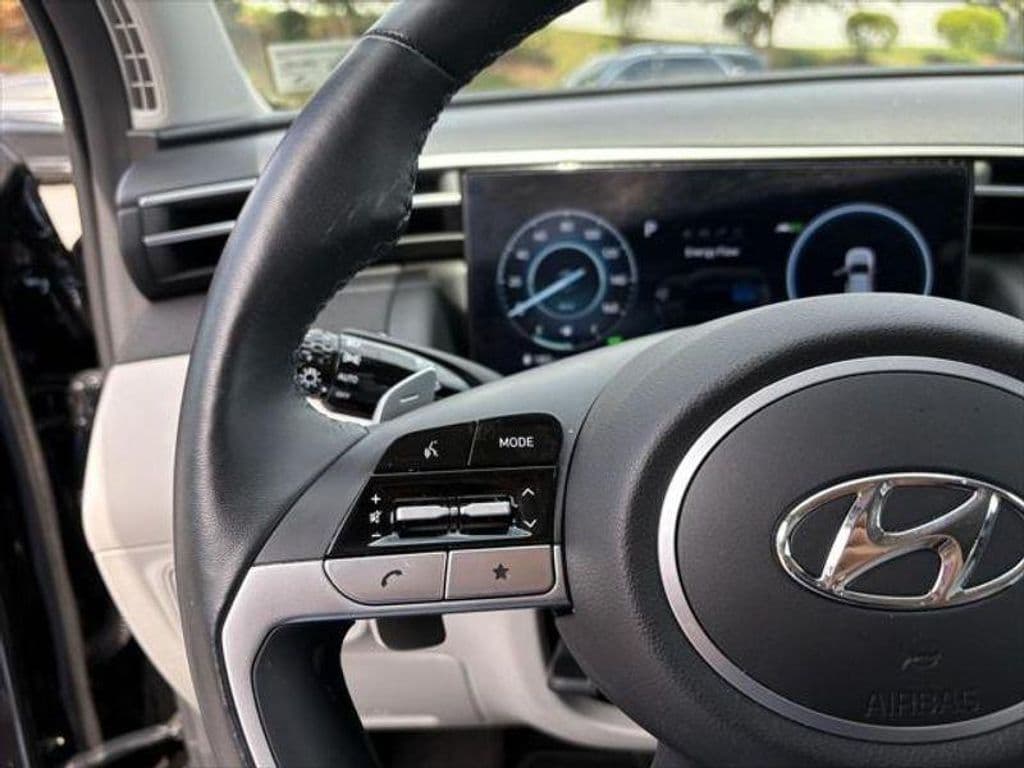2024 Hyundai Tucson Plug-In Hybrid view 8