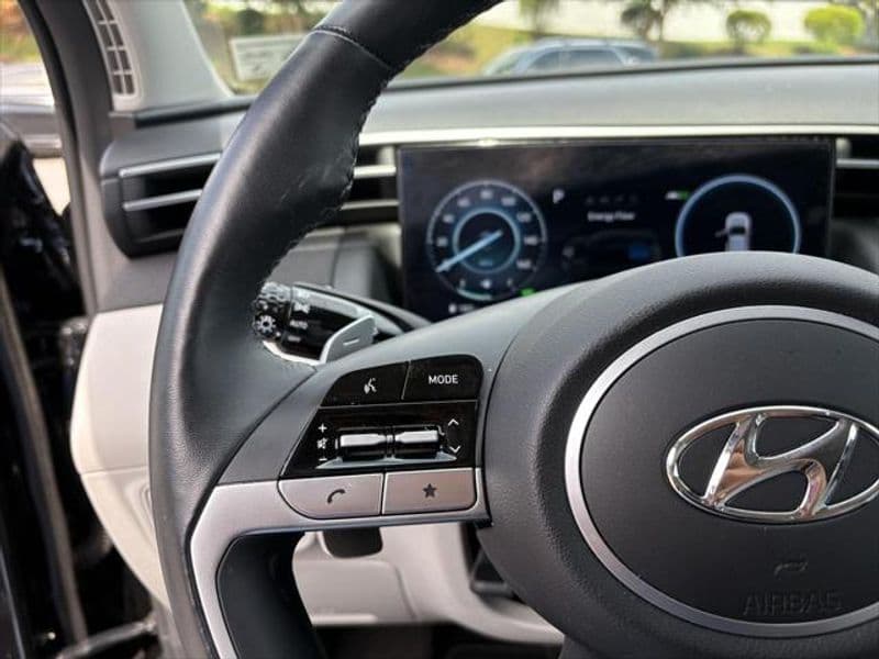 2024 Hyundai Tucson Plug-In Hybrid view 8