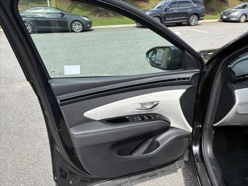 2024 Hyundai Tucson Plug-In Hybrid view 3