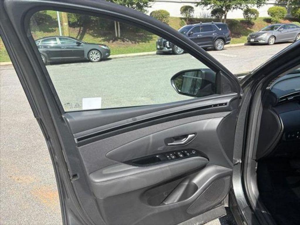 2024 Hyundai Tucson Plug-In Hybrid view 3