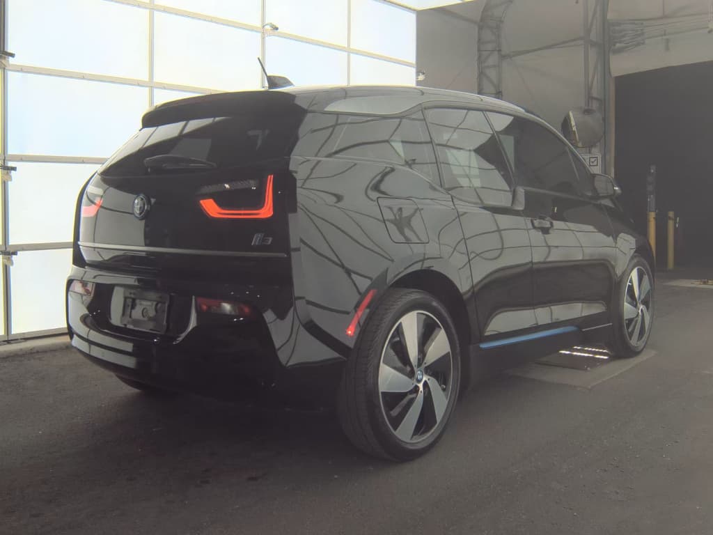 2021 BMW i3 view 3