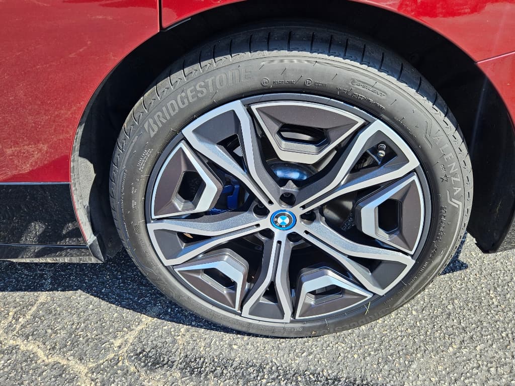 2022 BMW iX view 27