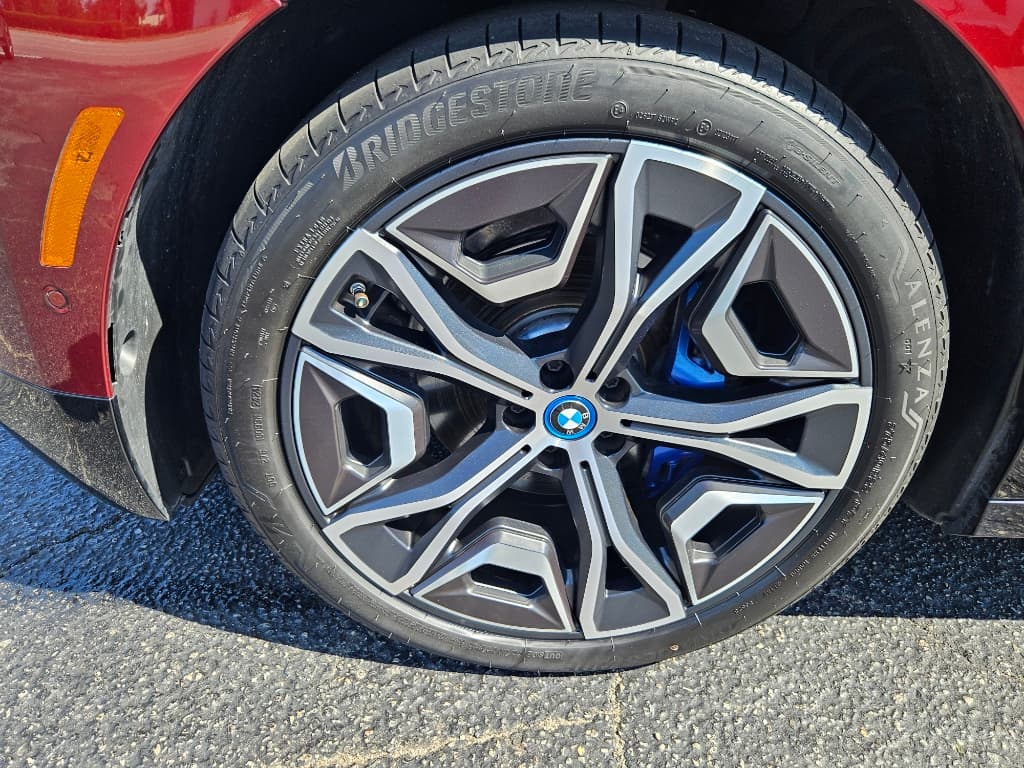2022 BMW iX view 25