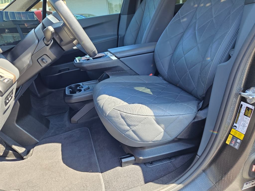 2022 BMW iX view 8