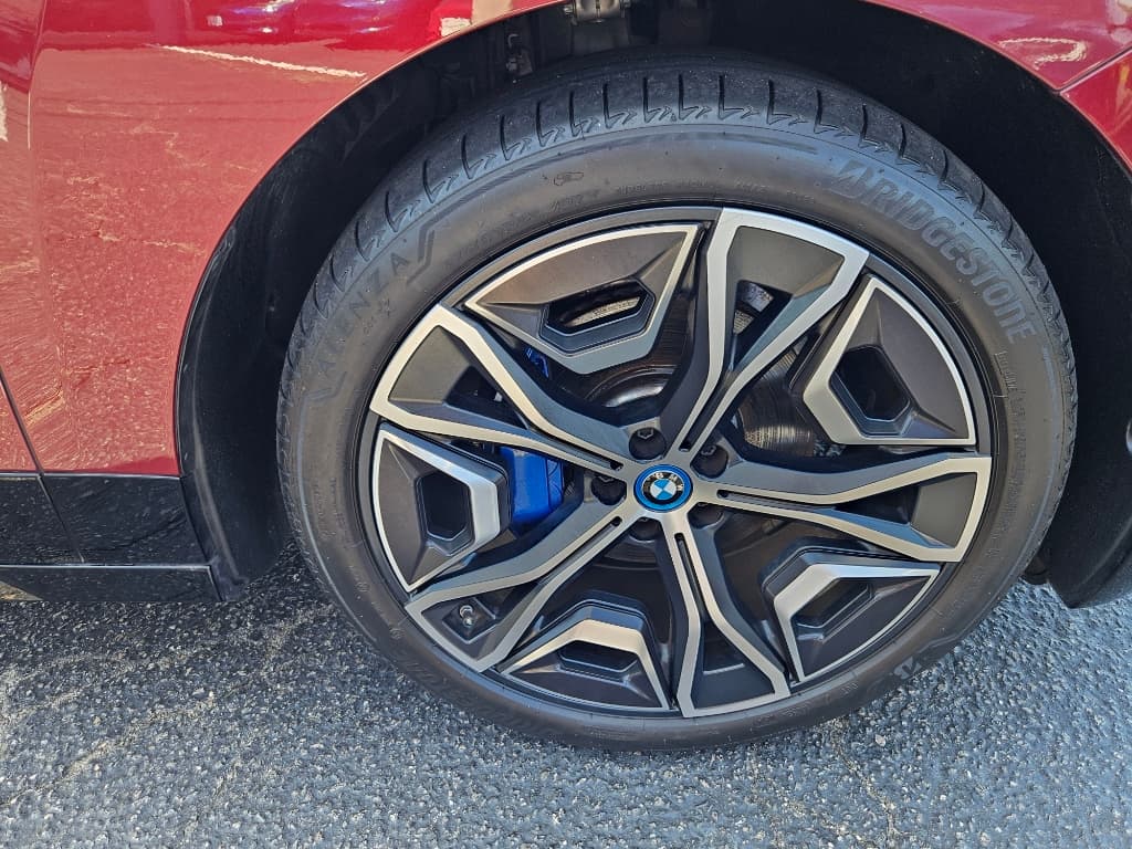 2022 BMW iX view 31