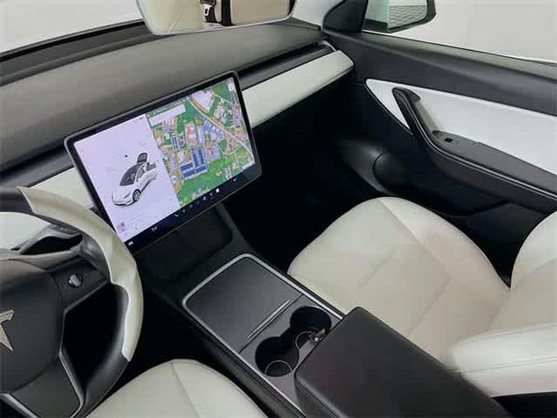 2021 Tesla Model Y view 26