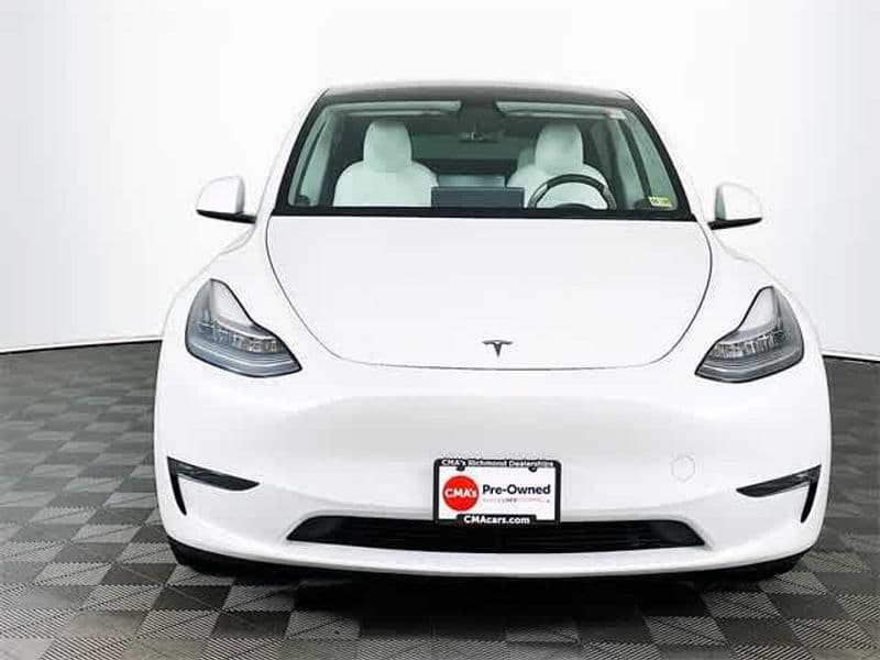 2021 Tesla Model Y view 3