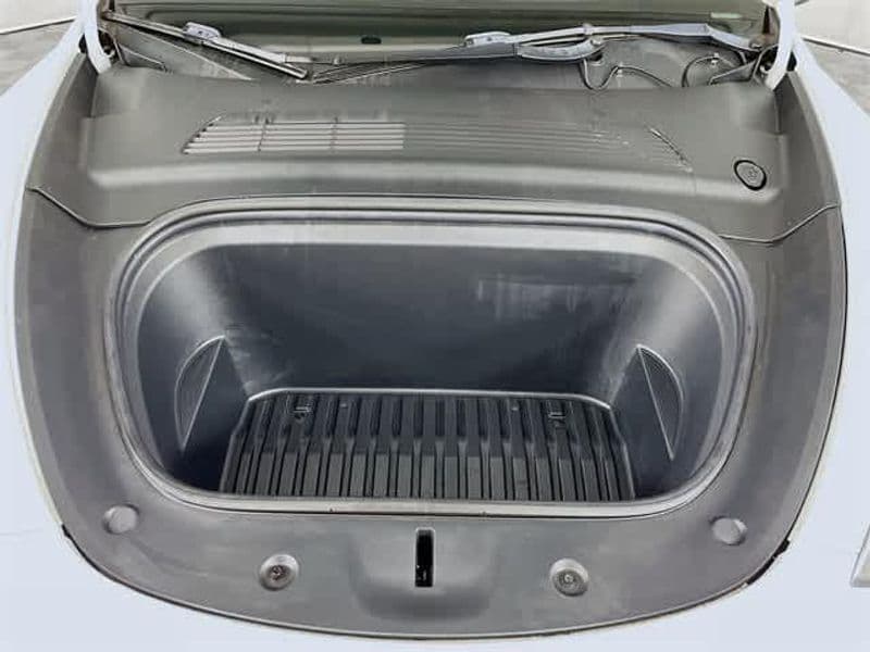 2021 Tesla Model Y view 33