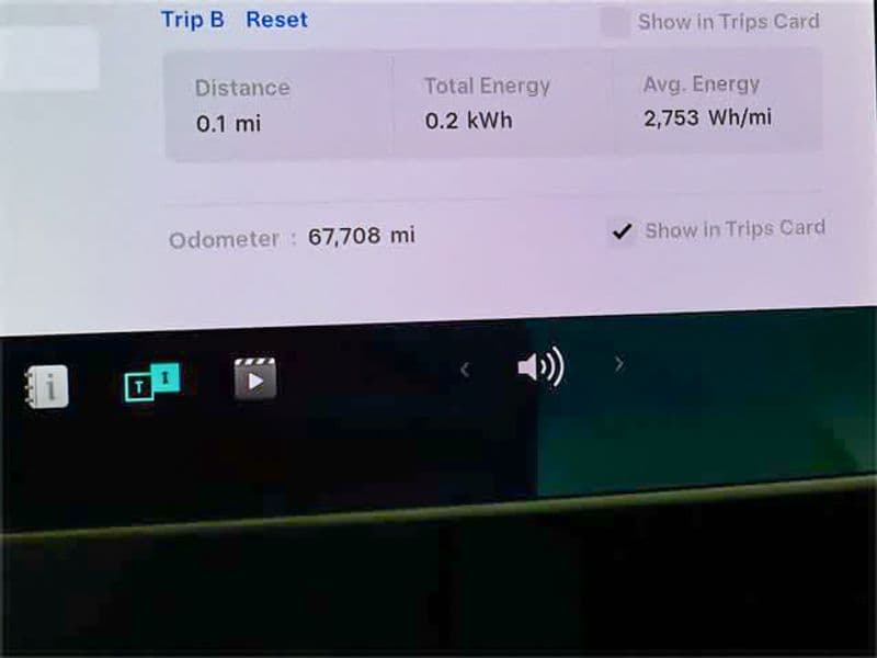 2021 Tesla Model Y view 15