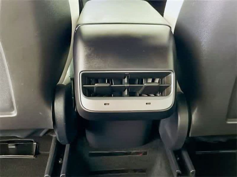 2021 Tesla Model Y view 28