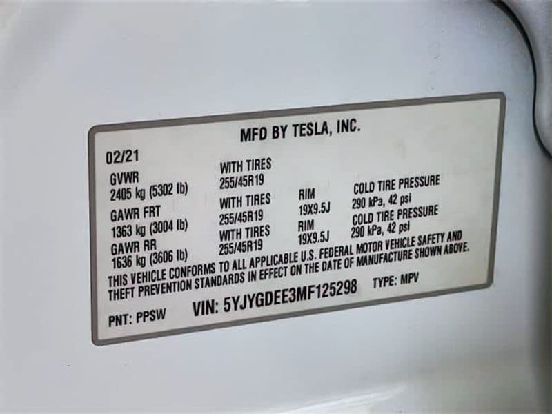 2021 Tesla Model Y view 35