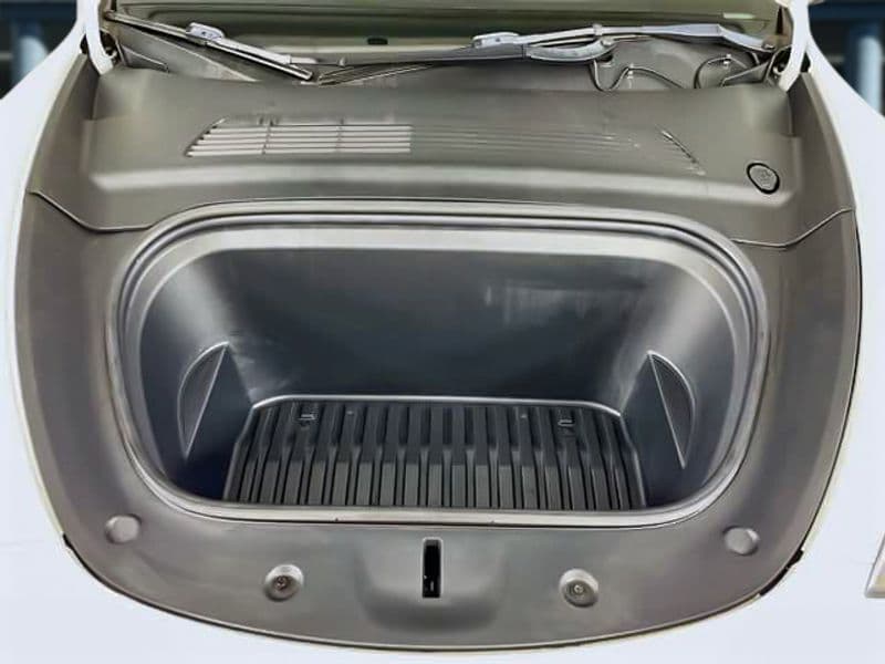 2021 Tesla Model Y view 33