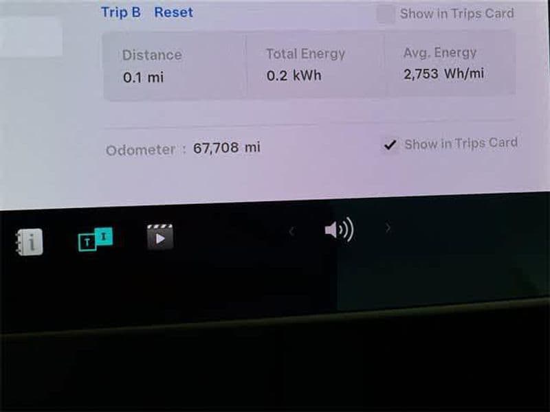 2021 Tesla Model Y view 15