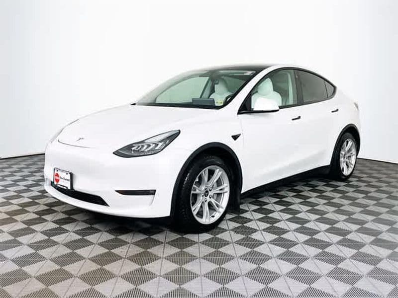 2021 Tesla Model Y view 4