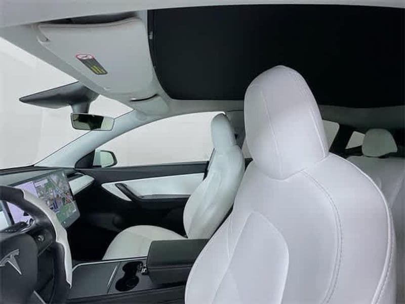 2021 Tesla Model Y view 11