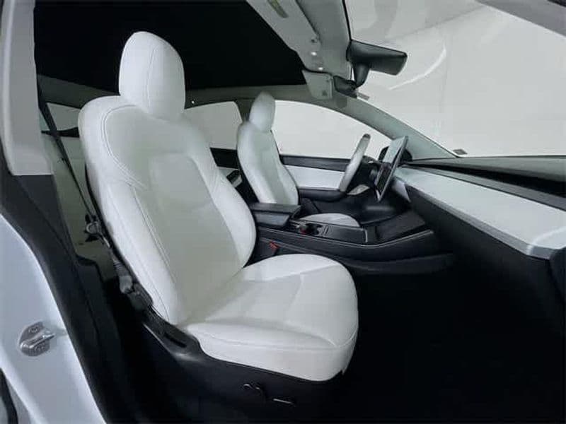 2021 Tesla Model Y view 31