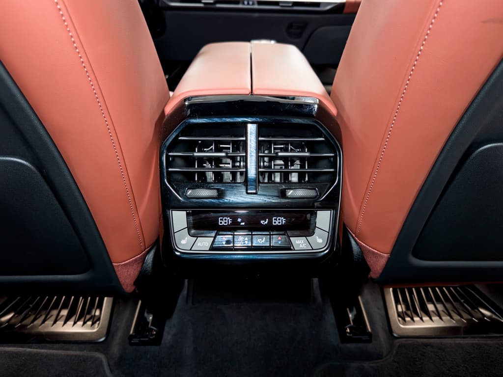 2023 BMW iX view 22