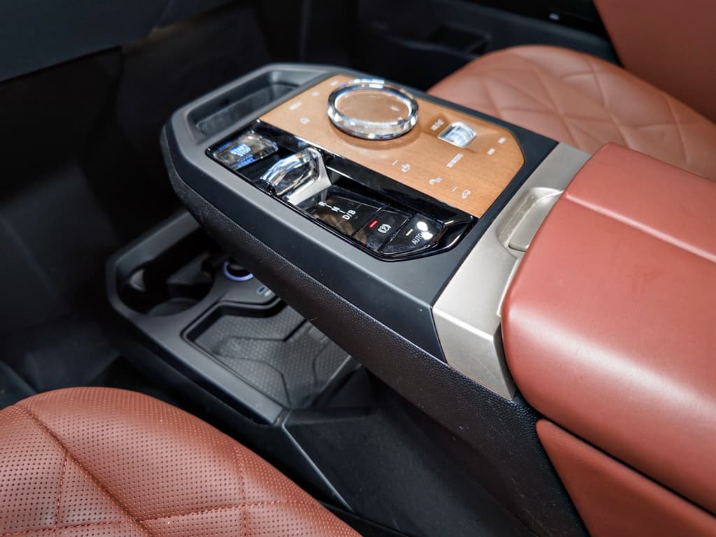 2023 BMW iX view 19