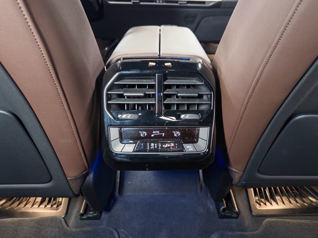 2023 BMW iX view 21