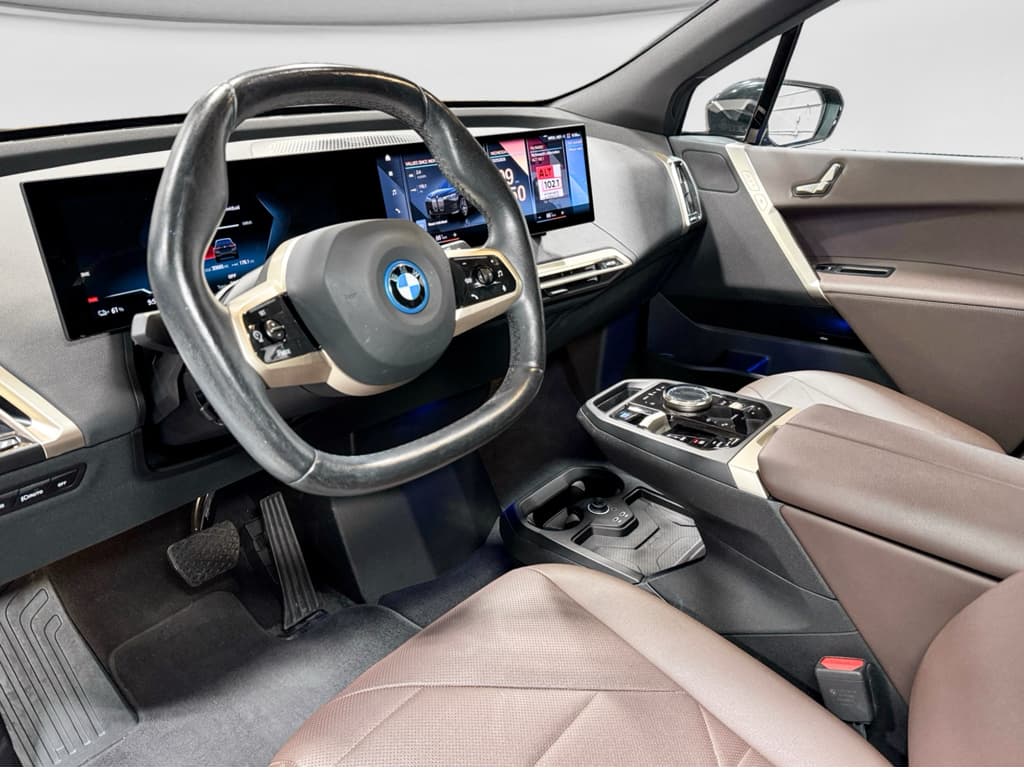 2023 BMW iX view 17