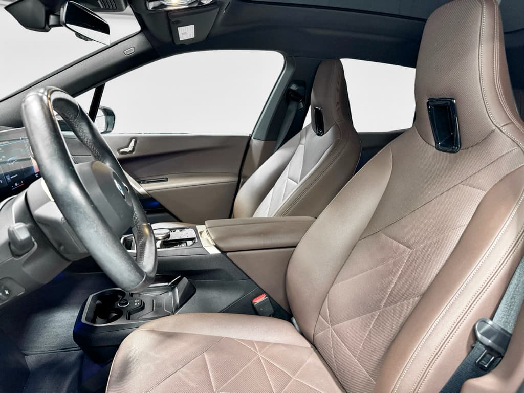 2023 BMW iX view 16