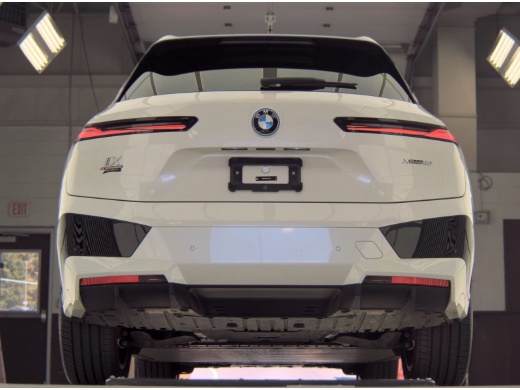 2024 BMW iX view 3