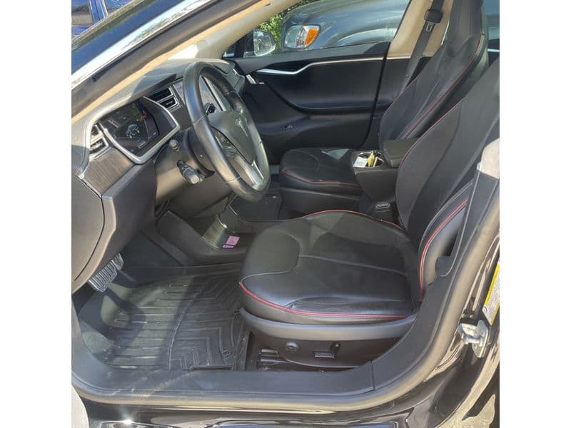 2013 Tesla Model S view 5