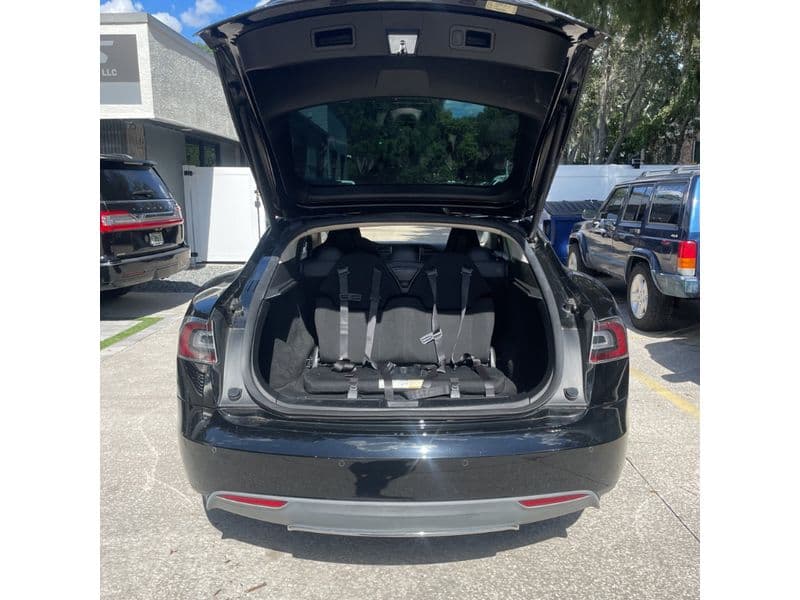 2013 Tesla Model S view 7